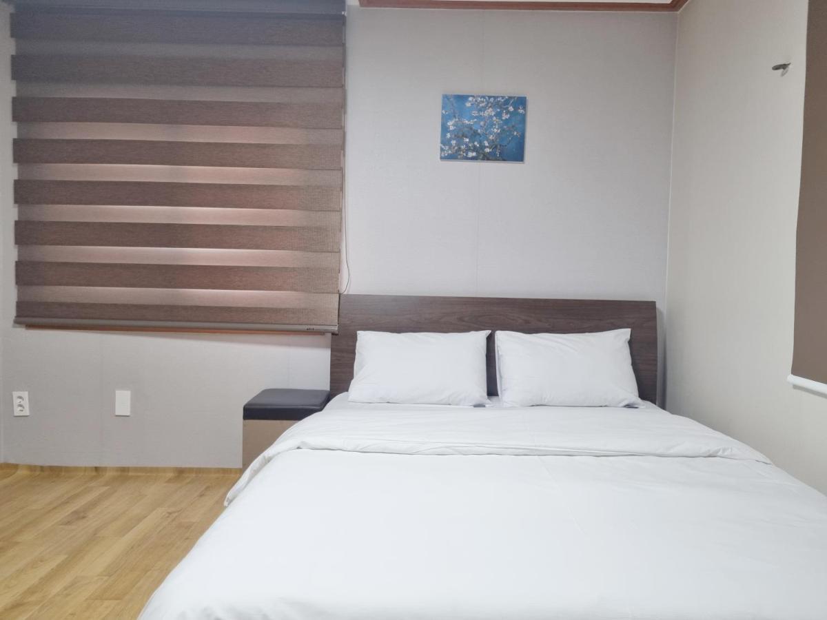 Charlie Hotel Jeju Exterior photo