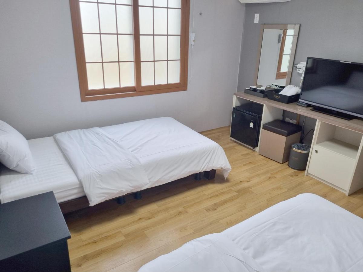 Charlie Hotel Jeju Exterior photo