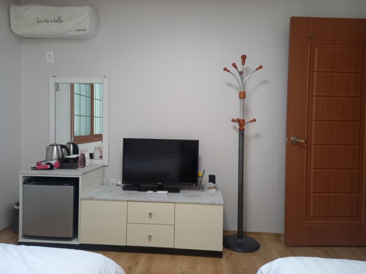 Charlie Hotel Jeju Exterior photo
